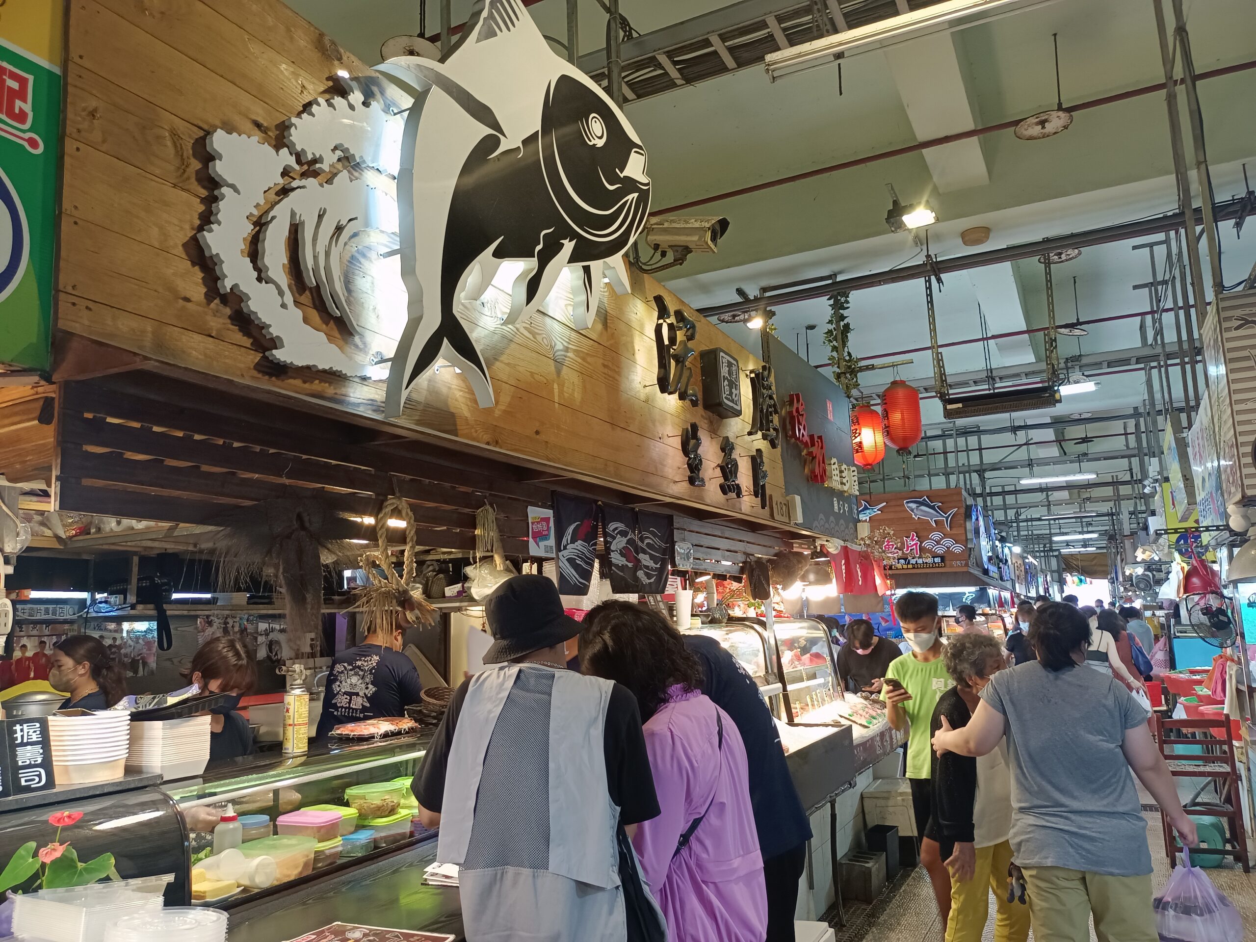 (屏東美食)東港華僑市場內吃美食Google評論高達4.8顆星高分-浤騰生魚片專賣店 &#8211; 東港華僑市187攤位 @Nancy將的生活筆計本