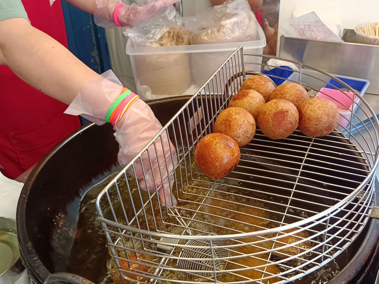 (新竹美食)新竹城隍廟商圈林家芋泥球，超巨大芋泥球吃一顆就很滿足~ @Nancy將的生活筆計本