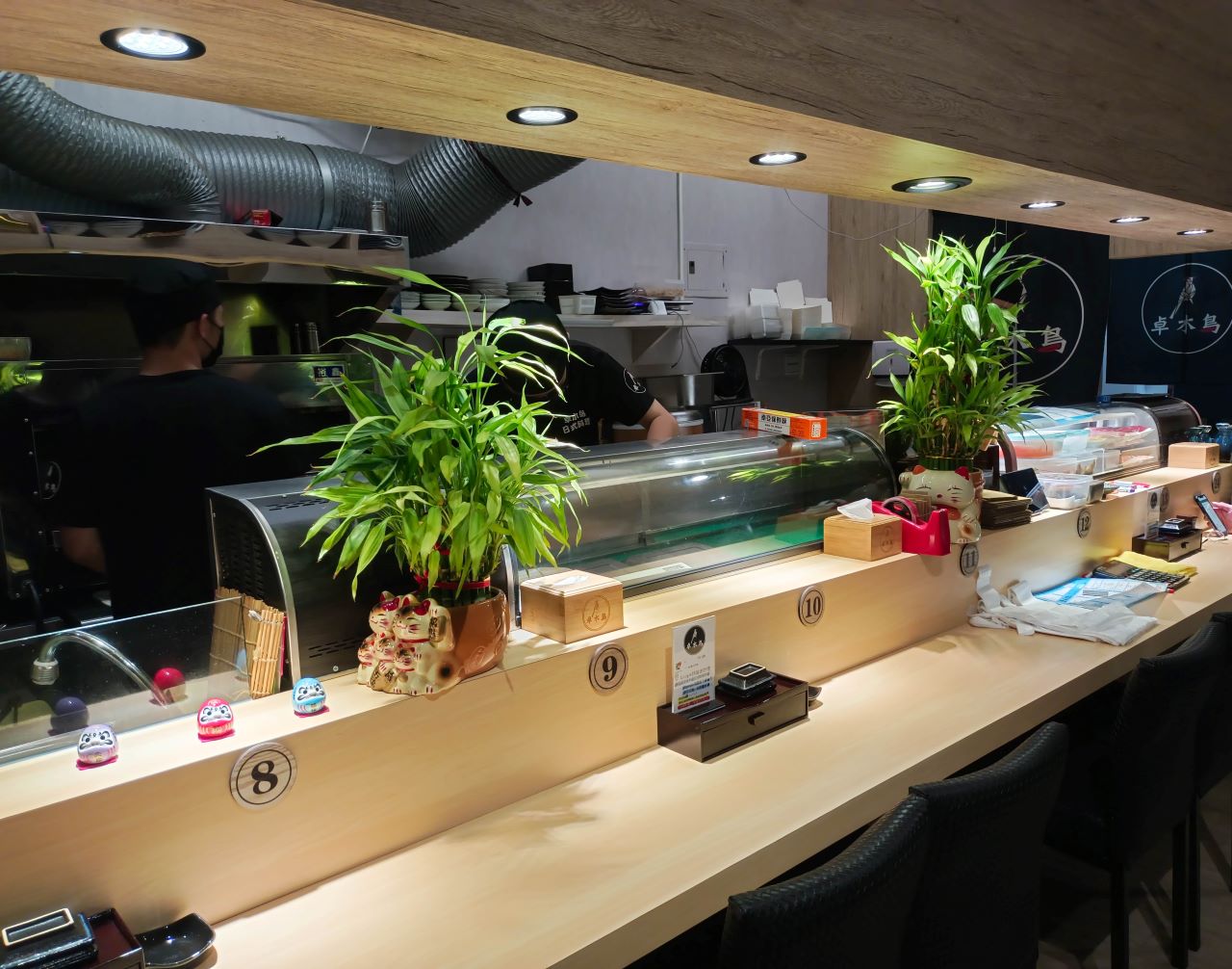 (三重美食)卓木鳥日式料理三重店，台北南機場附近知名平價日本料理，三重分店就在這邊，GOOGLE評價近千則，4.9顆星~ @Nancy將的生活筆計本