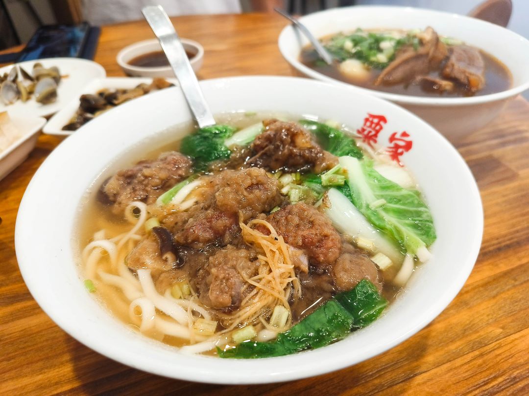 (北投美食)北投三大牛肉麵之一粟家牛肉麵，牛肉大塊又嫩口(內含菜單) @Nancy將的生活筆計本