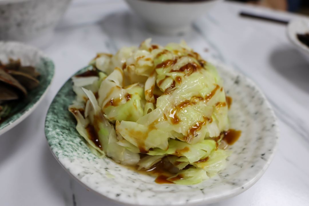 (板橋美食)村村食堂，以自家秘製燉煮的高湯為基底，在板橋就可以喝得到現沖牛肉湯，不用再跑遠~ @Nancy將的生活筆計本