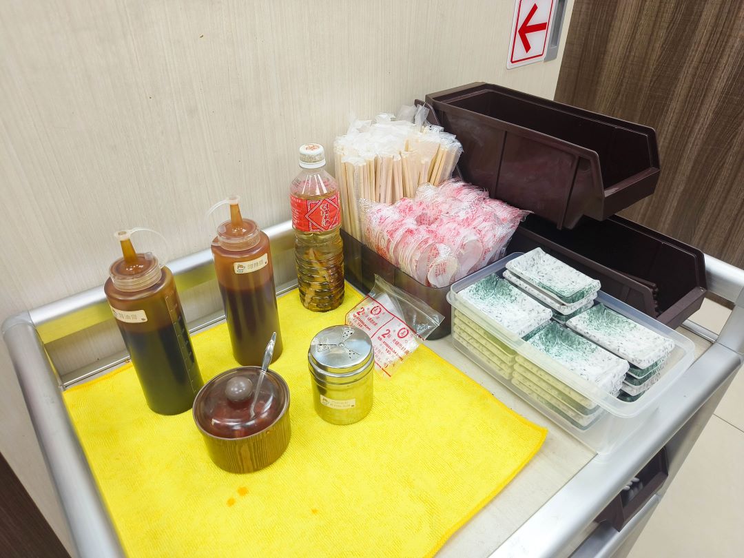 (板橋美食)村村食堂，以自家秘製燉煮的高湯為基底，在板橋就可以喝得到現沖牛肉湯，不用再跑遠~ @Nancy將的生活筆計本