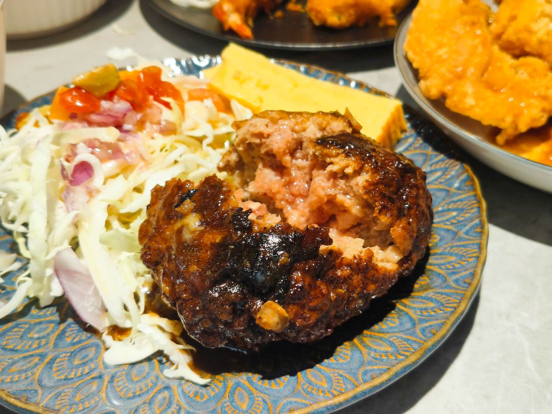 (中山國中站美食)超厚手打漢堡排-粗堡漢堡排,隱身於松山巷弄內午間限定平價漢堡排! @Nancy將的生活筆計本 (中山國中站美食)超厚手打漢堡排-粗堡漢堡排,隱身於松山巷弄內午間限定平價漢堡排! @Nancy將的生活筆計本