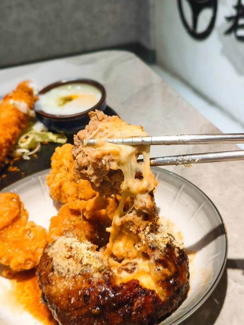 (中山國中站美食)超厚手打漢堡排-粗堡漢堡排,隱身於松山巷弄內午間限定平價漢堡排! @Nancy將的生活筆計本 (中山國中站美食)超厚手打漢堡排-粗堡漢堡排,隱身於松山巷弄內午間限定平價漢堡排! @Nancy將的生活筆計本