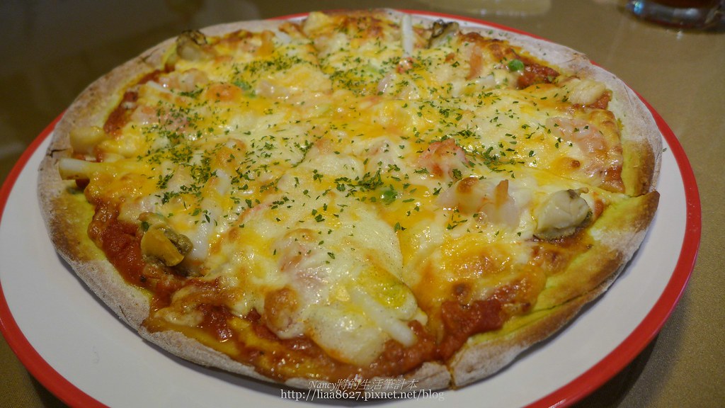 (板橋區美食)岩蘑坊,菠菜餅皮的pizza好吃又健康,燉飯的料比飯還多 @Nancy將的生活筆計本