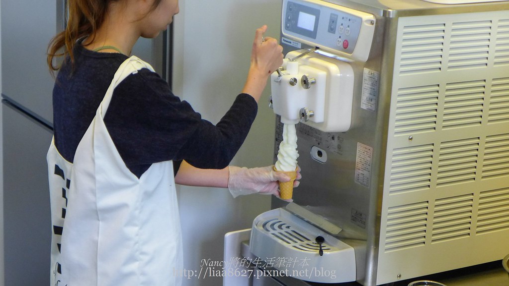 (忠孝敦化站美食)日本白一(Shiroichi)生淇淋~號稱冰淇淋界的勞斯萊斯10秒生淇淋,2/22開幕慶搶先報導 @Nancy將的生活筆計本