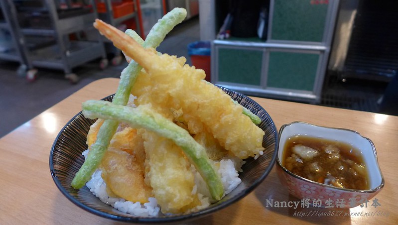 (龍山寺捷運站)位於直興市場內的海鱻味刺身壽司屋,誰說在市場吃不到精緻料理~ @Nancy將的生活筆計本
