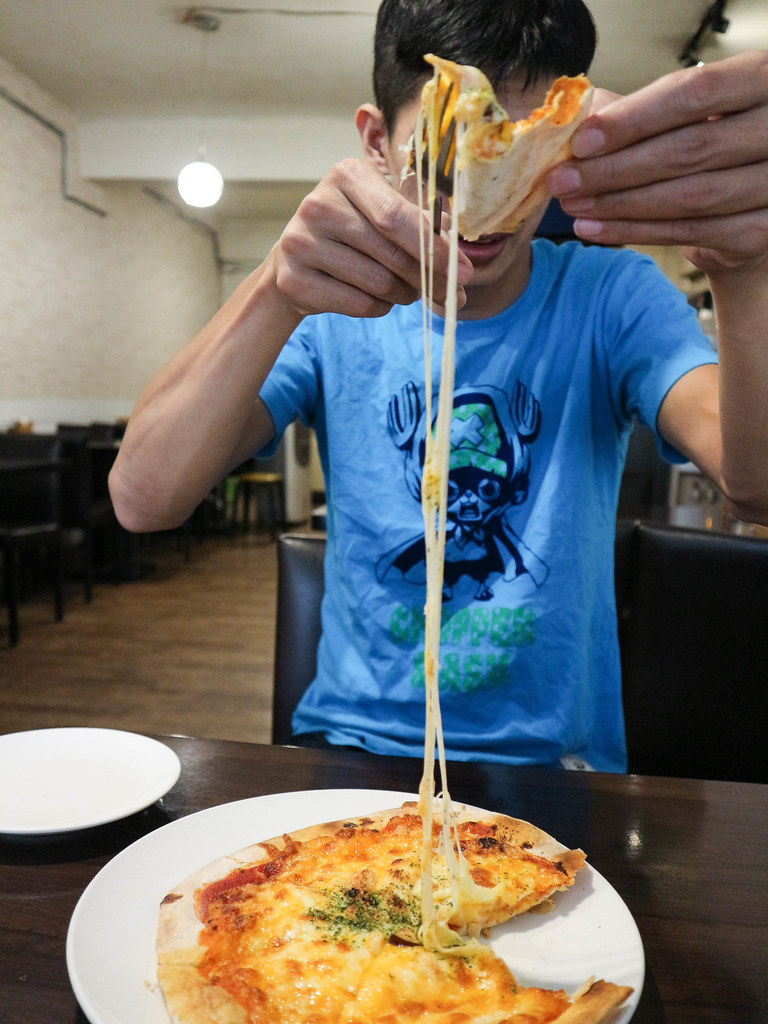 (新埔捷運站)龍眼樹窯烤手工pizza/平價又美味的好吃PIZZA/用料超實在/勇氣食堂對面 @Nancy將的生活筆計本