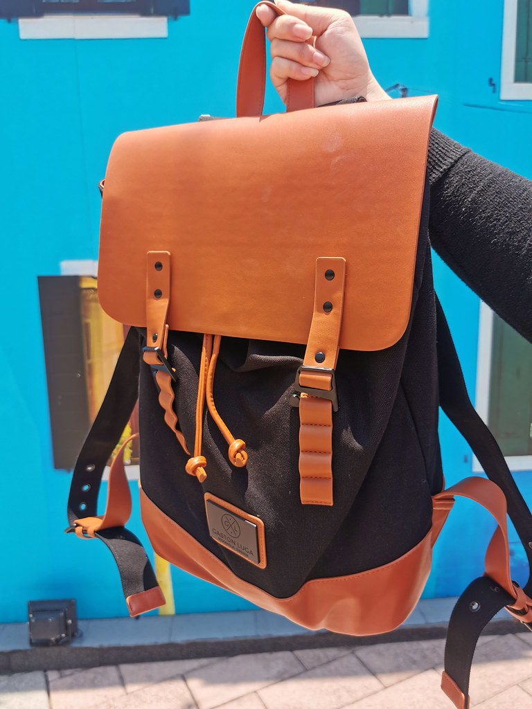 (包包)來自北歐瑞典斯德哥爾摩背包設計品牌Gaston Luga後背包,可裝入13-15吋筆電,拼接撞色不輕易與人撞包,中性款男女生皆合適 @Nancy將的生活筆計本