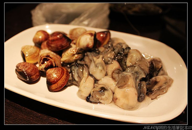 八海鍋物~有好多的魚片跟肉片可以吃到飽 @Nancy將的生活筆計本
